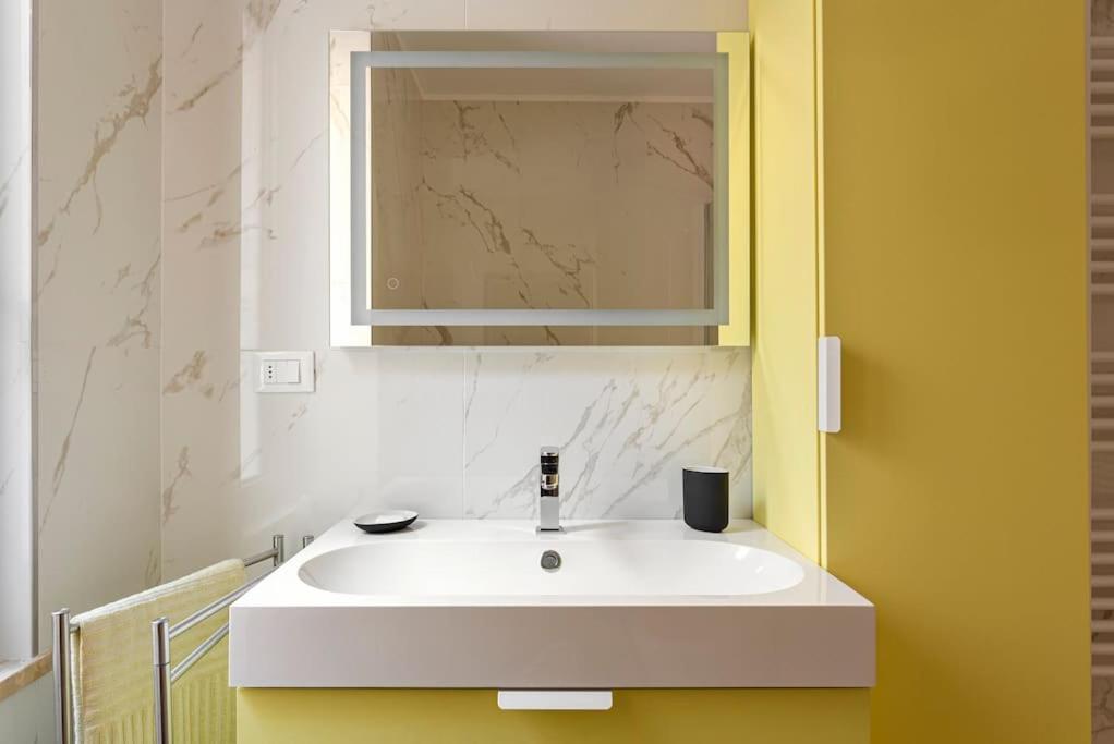 Amazing Apartment In Duomo Milan Exterior photo