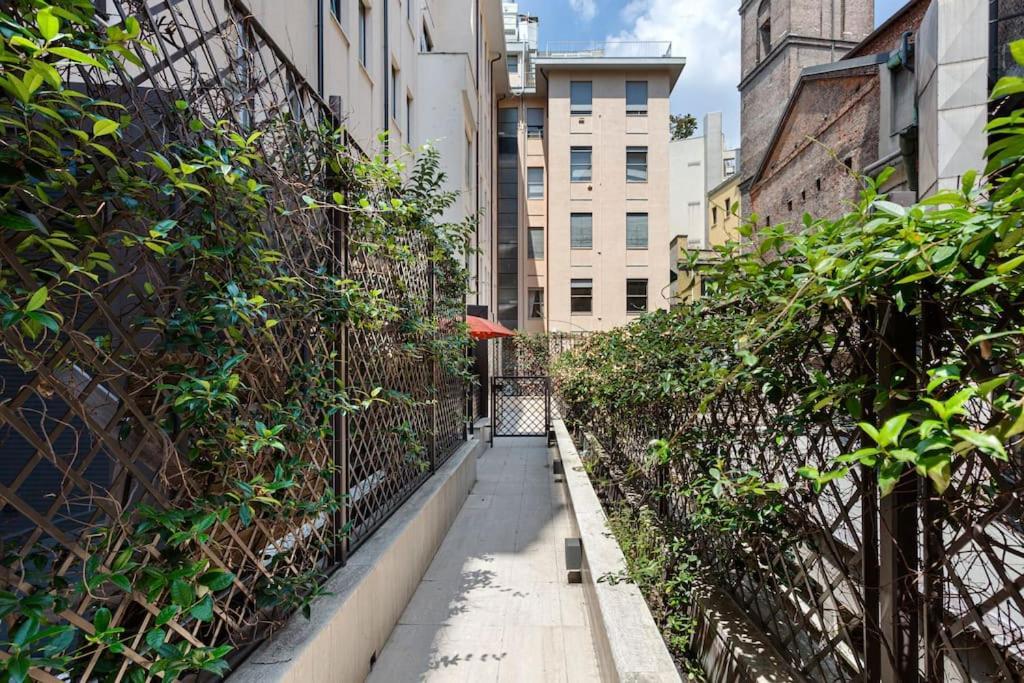 Amazing Apartment In Duomo Milan Exterior photo